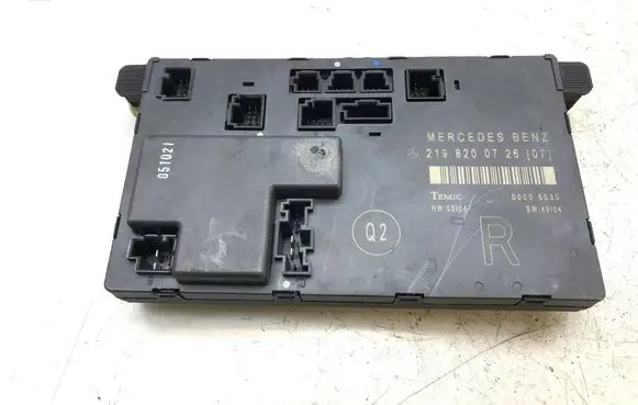 Mercedes-Benz CLS C219 Door control unit/module 2198200726 k3106
