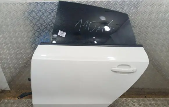 Audi A5 8T 8F Rear door