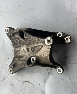 Dodge Nitro A/C compressor mount bracket 20513136F 20513136