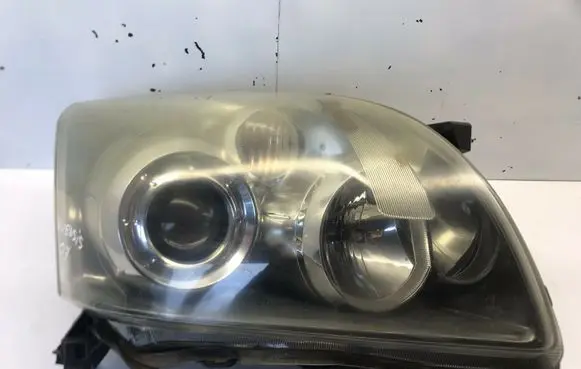 Toyota Avensis T250 Headlight/headlamp HCHR568
