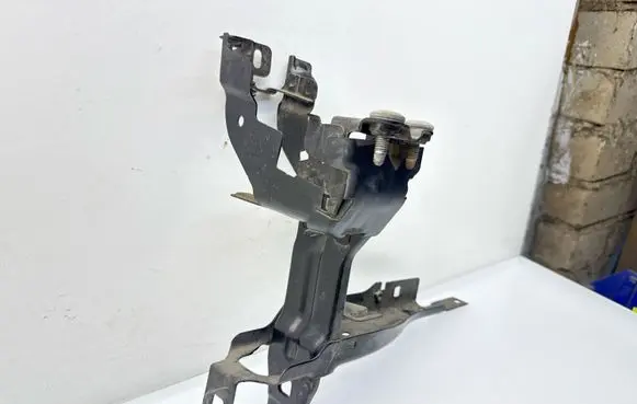 BMW 3 G20 G21 Headlight/headlamp mounting bracket 51647422293 1400790601 7422293