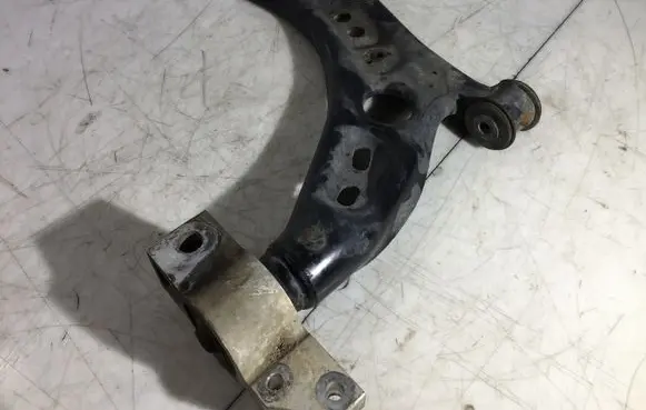 Volkswagen Golf Plus Front lower control arm/wishbone 1K0199231J