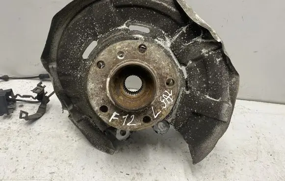 BMW 6 F12 F13 Rear wheel hub 6852893