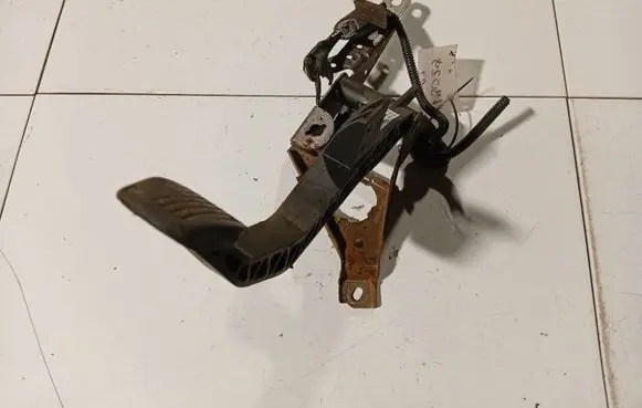 Volvo V50 Clutch pedal 4N517B633EJ
