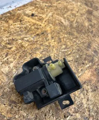 Opel Insignia A Turbo solenoid valve 55573362 70142003