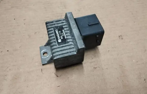 Nissan Qashqai Glow plug pre-heat relay 9640469680