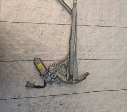 Nissan Patrol Y61 Front window lifting mechanism without motor 80731vb910