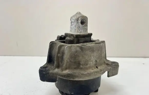 BMW 5 GT F07 Engine mount bracket 6777371 2036040 68623513