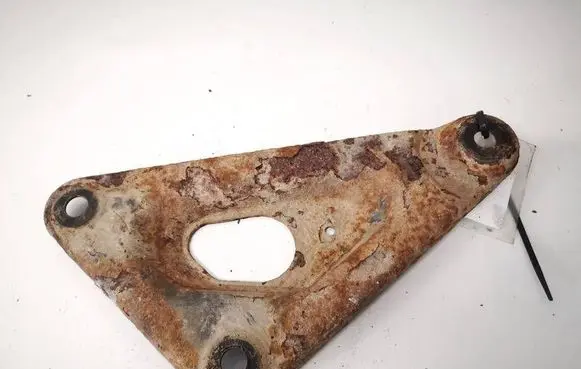 Opel Astra H Engine mounting bracket 