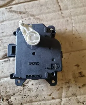 Mitsubishi Colt Air flap motor/actuator AE0637008320