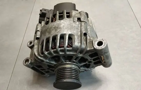 Peugeot 508 Generator/alternator 9666998080 2610715B 21104649