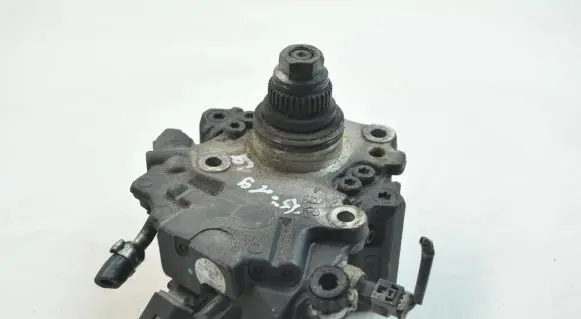 Mercedes-Benz E W212 Fuel injection high pressure pump A6510700701