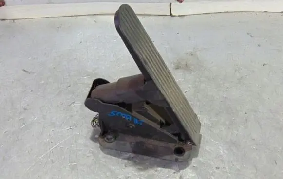 Smart ForTwo I Accelerator throttle pedal 0280753226