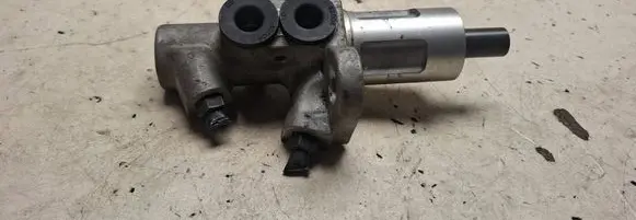 Audi A4 S4 B6 8E 8H Master brake cylinder