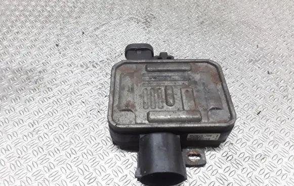 Ford Mondeo MK IV Fan control module 940004105