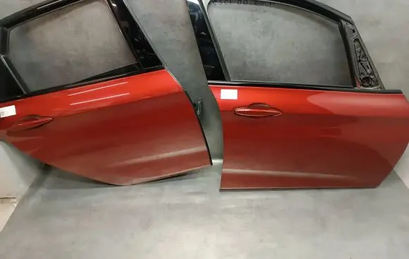 BMW 2 F45 Front door
