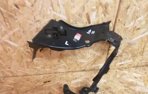 Mercedes-Benz E W211 Headlight/headlamp mounting bracket A1298172820 A2038800060