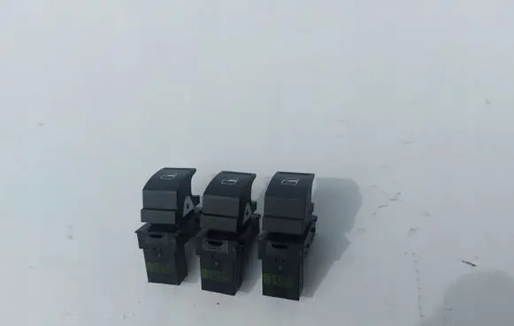 Volkswagen Tiguan Tailgate/trunk/boot open switch 