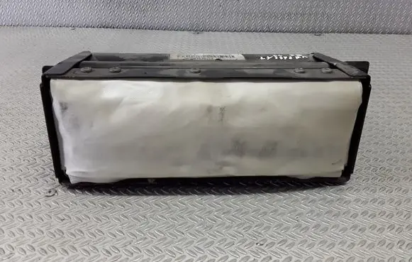 Volkswagen PASSAT B5 Passenger airbag 3B0880204A