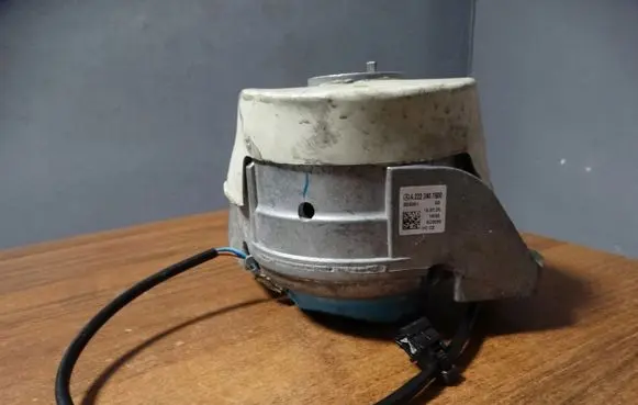 Mercedes-Benz S W222 Engine mount vacuum valve A2222407500