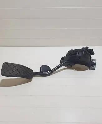 Audi A4 S4 B7 8E 8H Accelerator throttle pedal 8E2721523J 6PV00802634