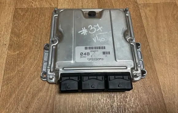 Volvo S40, V40 Engine control unit/module 30630048 EDC15C3