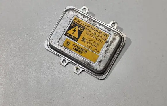 Volkswagen Golf VII Headlight ballast module Xenon 6937223 5dv00900000