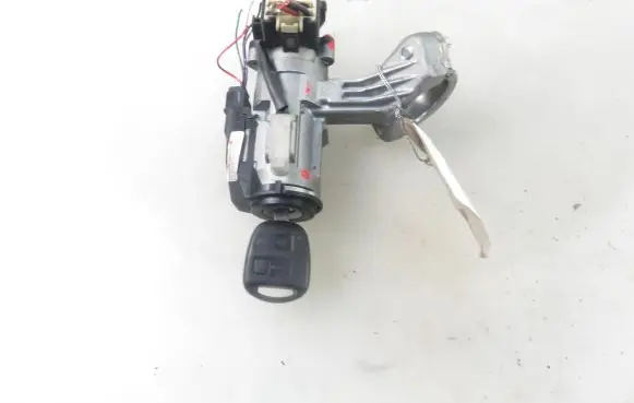 Toyota Corolla E120 E130 Ignition lock 8978302020