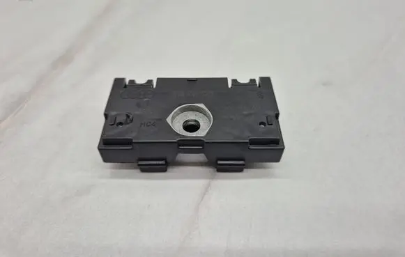 Audi Q3 8U Aerial antenna amplifier 8T8035570