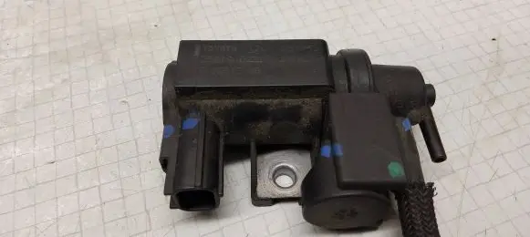 Toyota Verso Vacuum valve 958190R011