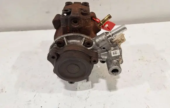 Peugeot 308 Fuel injection high pressure pump 9672605380