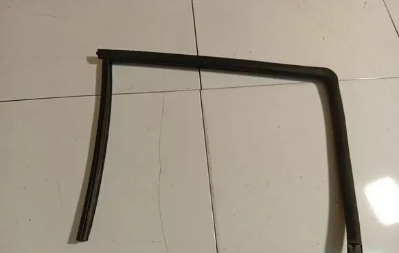 Peugeot 406 Rubber seal rear door 