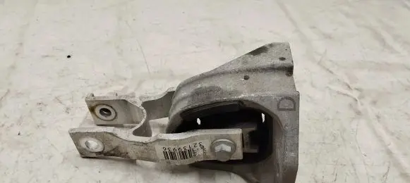Volvo XC90 Engine mount bracket 32139936