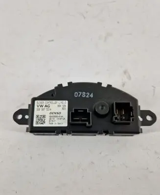 Volkswagen PASSAT B8 Heater blower fan relay 3Q0907521A