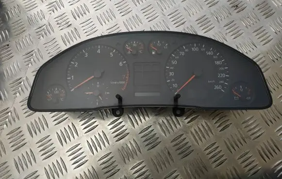 Audi A6 S6 C5 4B Speedometer (instrument cluster) 8L0919272A