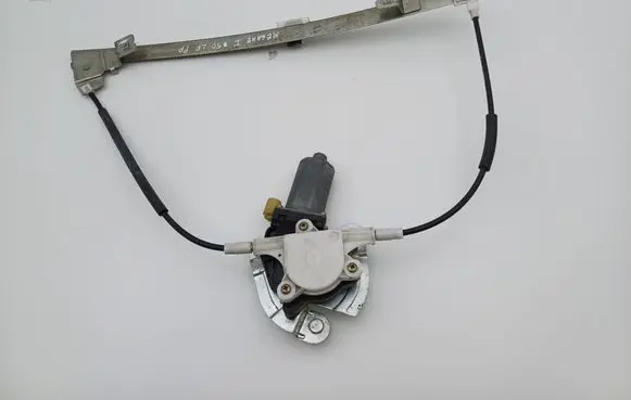 Renault Megane I Front door window regulator with motor 0130821721