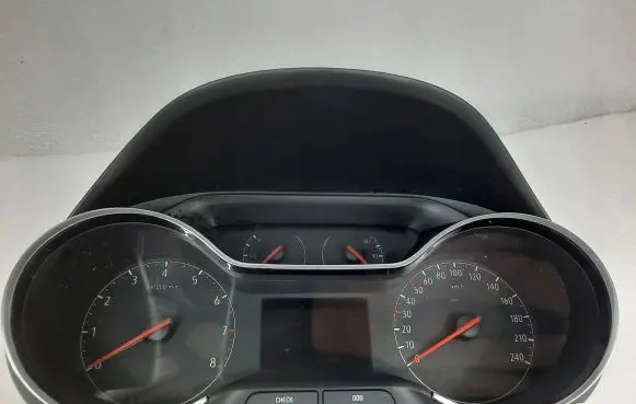 Opel Crossland X Speedometer (instrument cluster) 9828205580