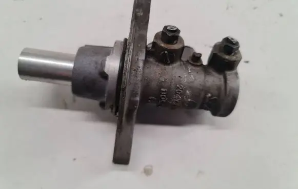 Fiat Grande Punto Master brake cylinder 204Y21766