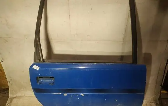 Renault Espace II Rear door melynos
