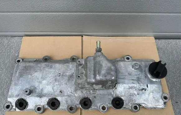 Nissan Patrol Y61 Rocker cam cover 13264VC103