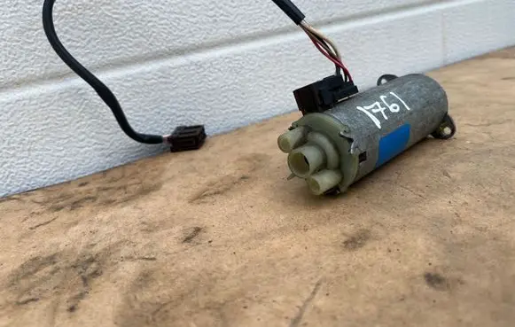Mercedes-Benz S W220 Seat adjustment motor 2208201542 901354100 0130002568