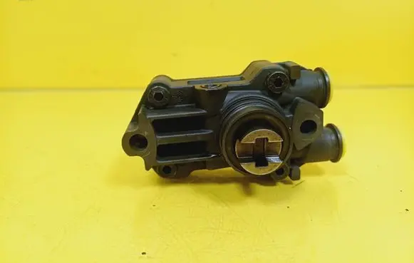 Mercedes-Benz Vito Viano W639 Fuel injection high pressure pump 0440020027 A6110900350