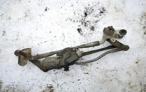 Mazda 5 Front wiper linkage and motor