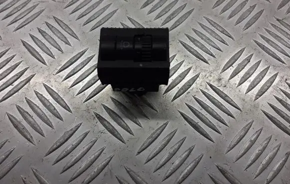 Volkswagen Polo IV 9N3 Headlight level adjustment motor 6Q0941333B