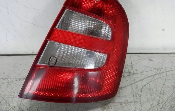 Skoda Fabia Mk1 (6Y) Rear/tail lights 6Y6945096B