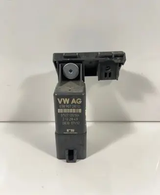 Skoda Octavia Mk2 (1Z) Glow plug pre-heat relay 038907281D 2122849 0522120504