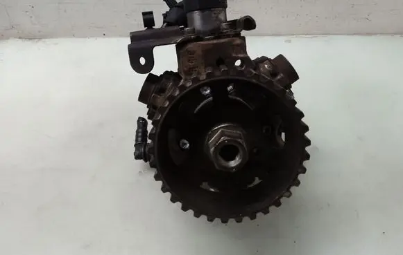 Volvo V50 Fuel injection high pressure pump 0445010102