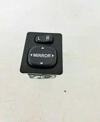 Wing mirror switch