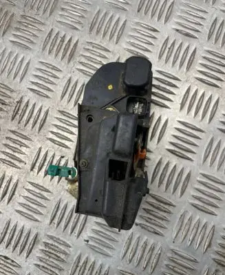 Jeep Grand Cherokee (WJ) Rear door lock