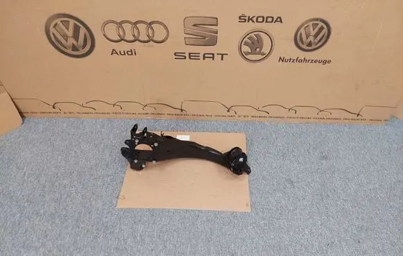 Rear wheel hub